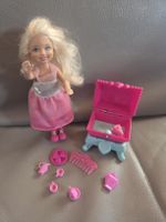 Chelsea-Barbie mit Schatztruhe