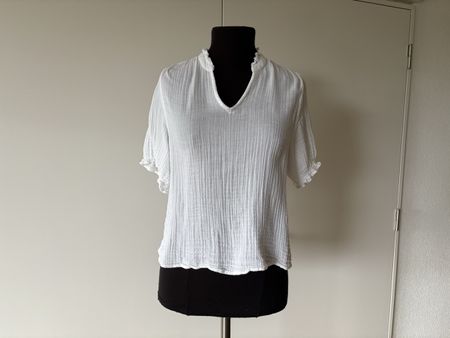 Weisse Sommer Bluse Gr. 36 mit Rüschen - Top Zustand!
