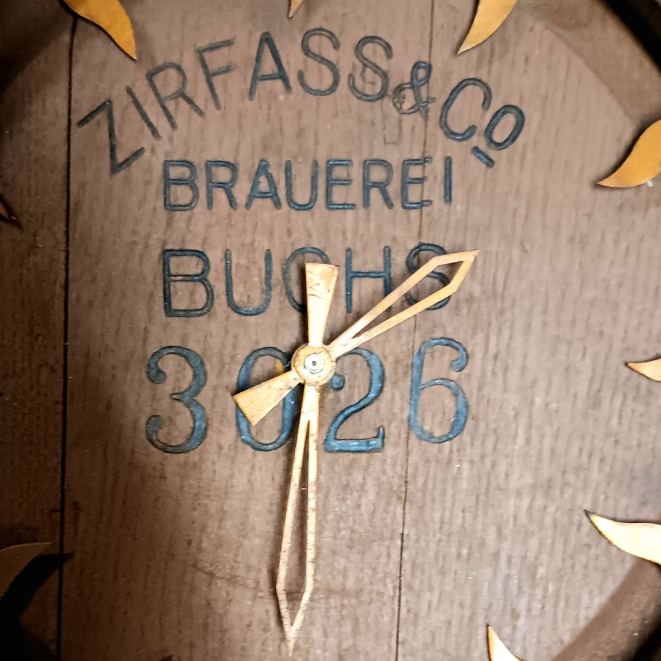 Orologi: Bierfass Uhr Brauerei Zirfass Buchs – Difettoso da Lichtensteig venduto da B-B-Bier