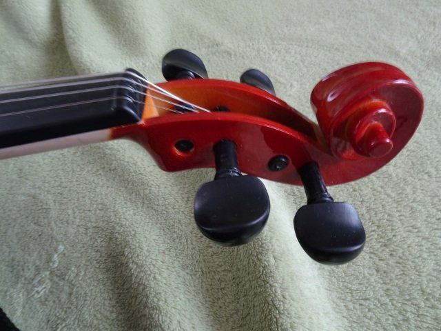 Musikinstrumente: Geige 4/4, Bogen, Geigen-Kasten – Gebraucht aus Berikon von Splendida43 9