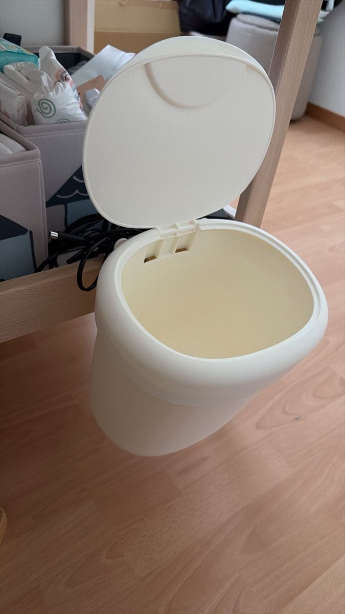 Ikea Abfalleimer: Abfalleimer weiss mit Deckel – Neu (gemäss Beschreibung) aus Richterswil von nufian005