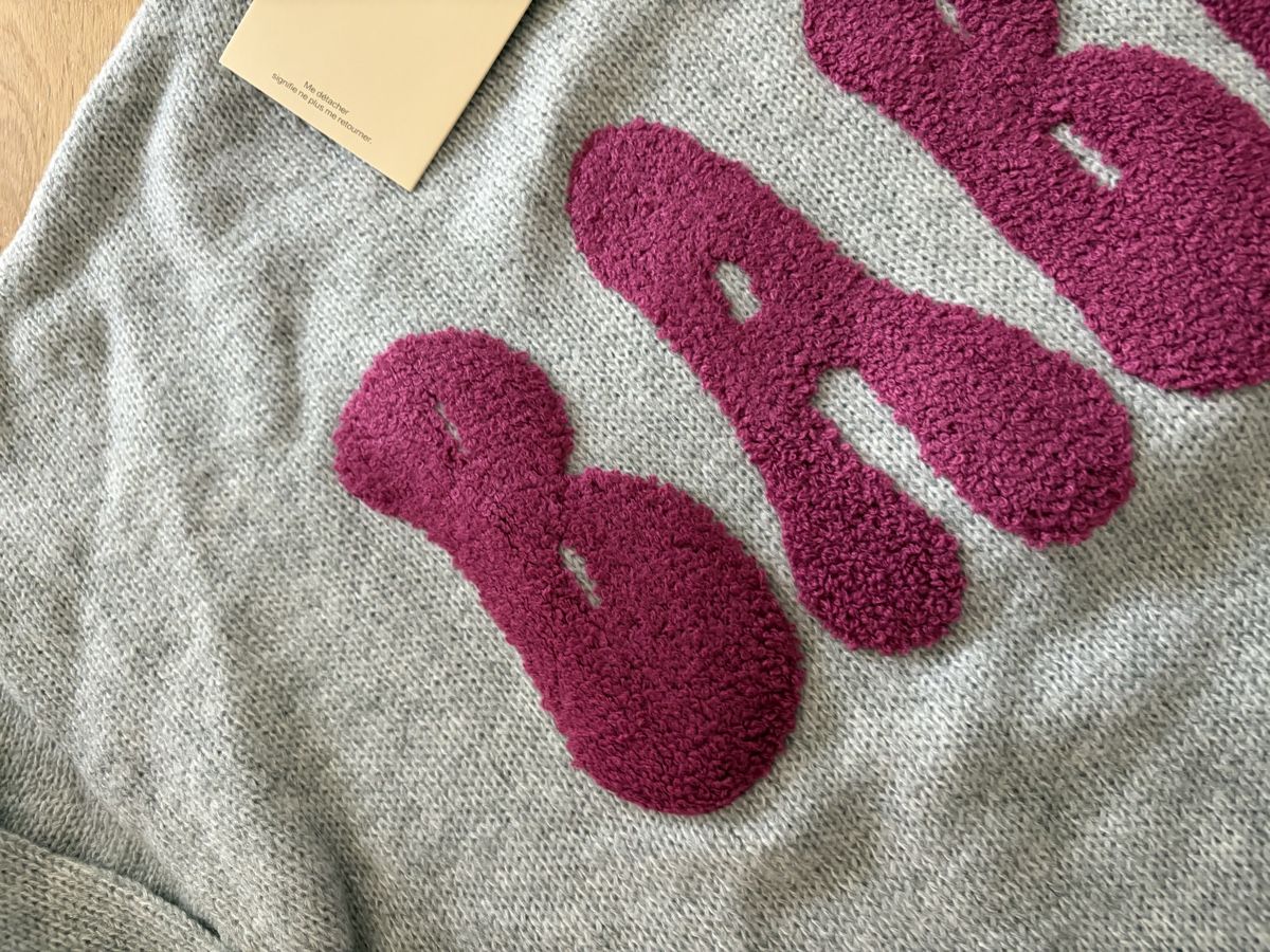 Pullover & Sweatshirts: Pull Easy Clothes gris avec inscription Babe, neuf – Neu und originalverpackt aus Martigny von O96 1