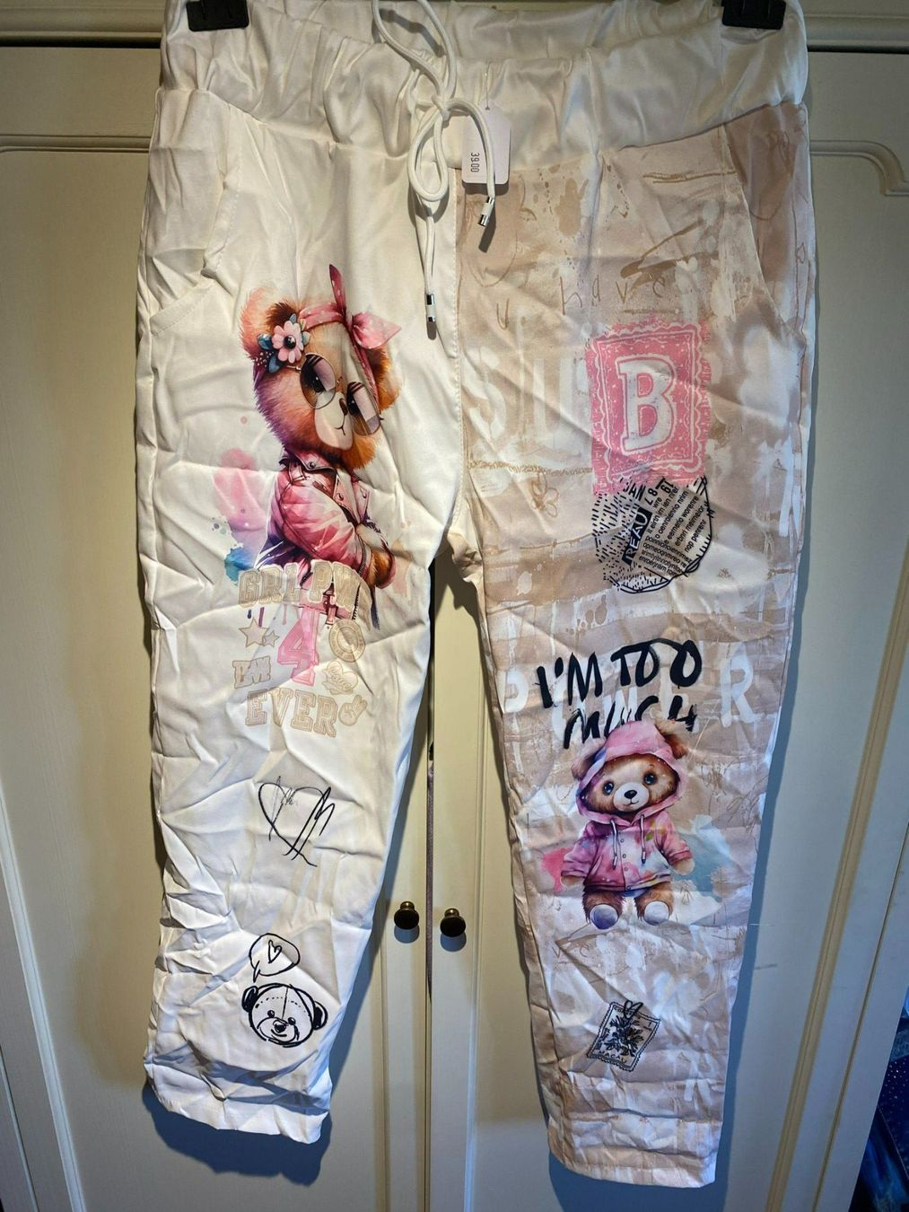 Pantalons: STOFFHOSE DAMEN  BÄRCHEN AUFDRUCK – Neuf avec emballage d'origine à Meienried par ManuelaBoutique 4