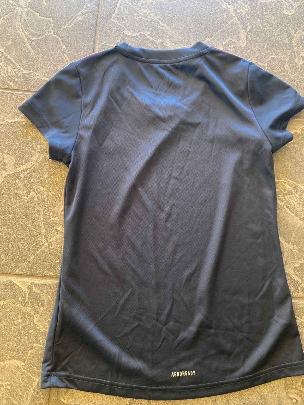 Adidas Camicette, T-shirt & Top: Adidas T-Shirt Mädchen Gr152 – Usato da Biel-Benken BL venduto da BelginE 2
