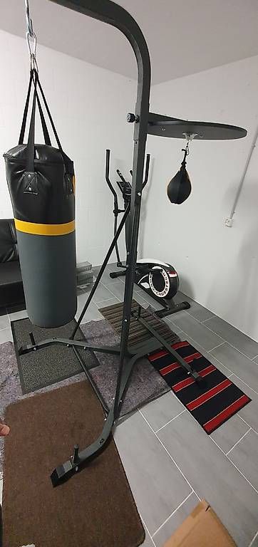 Sacchi da boxe: Boxstation inkl. Boxsack verhandelbar – Usato da Rupperswil venduto da pir_6kfb 2
