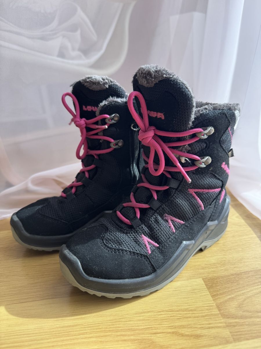 Lowa Scarpe per ragazzi: LOWA Kinderschuhe, Gross Grosse 29 – Usato da Zuchwil venduto da AleskaS