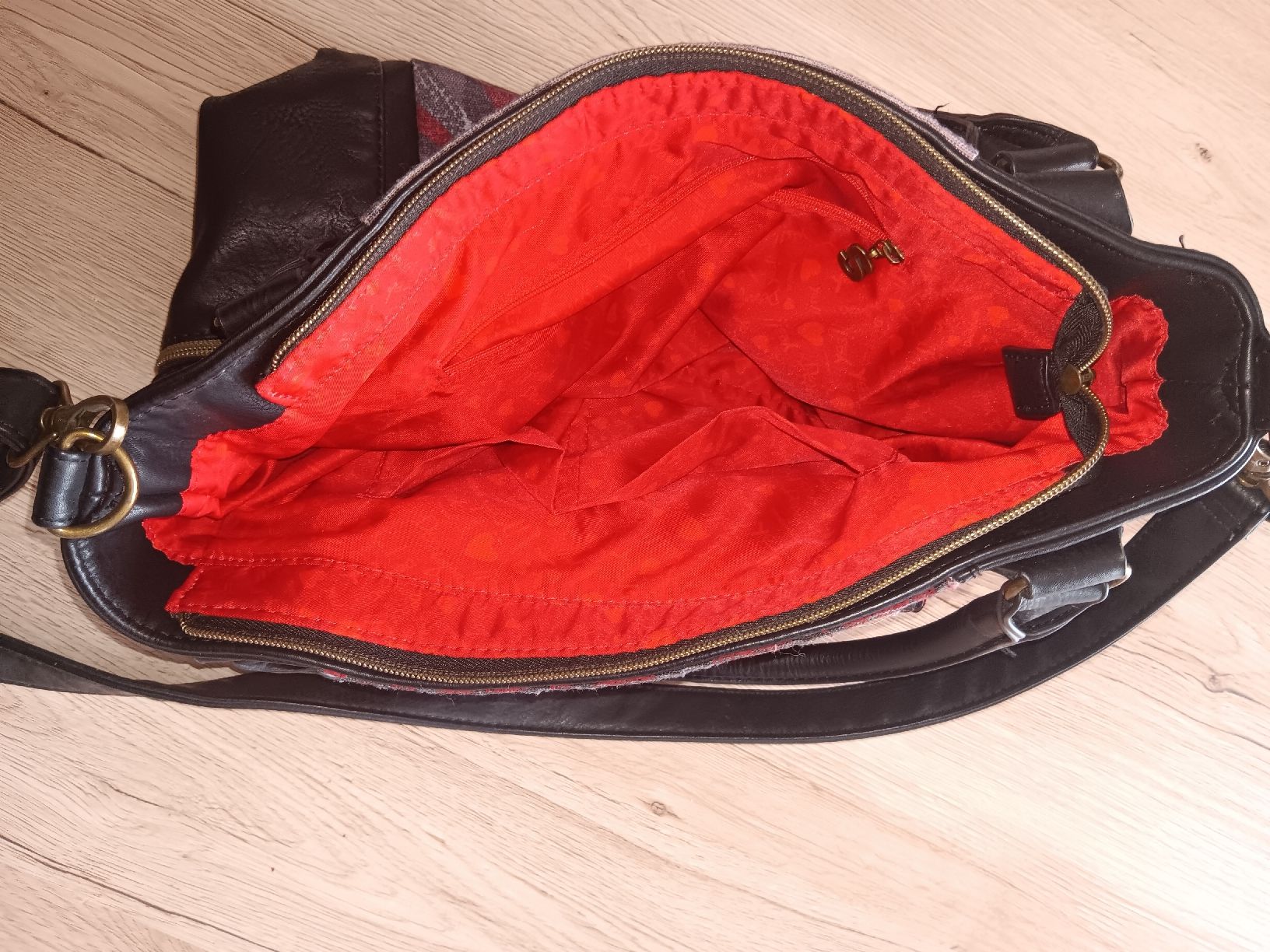 Desigual Taschen für Damen: Sac à main Desigual  – Gebraucht aus Savagnier von Gaya2 3