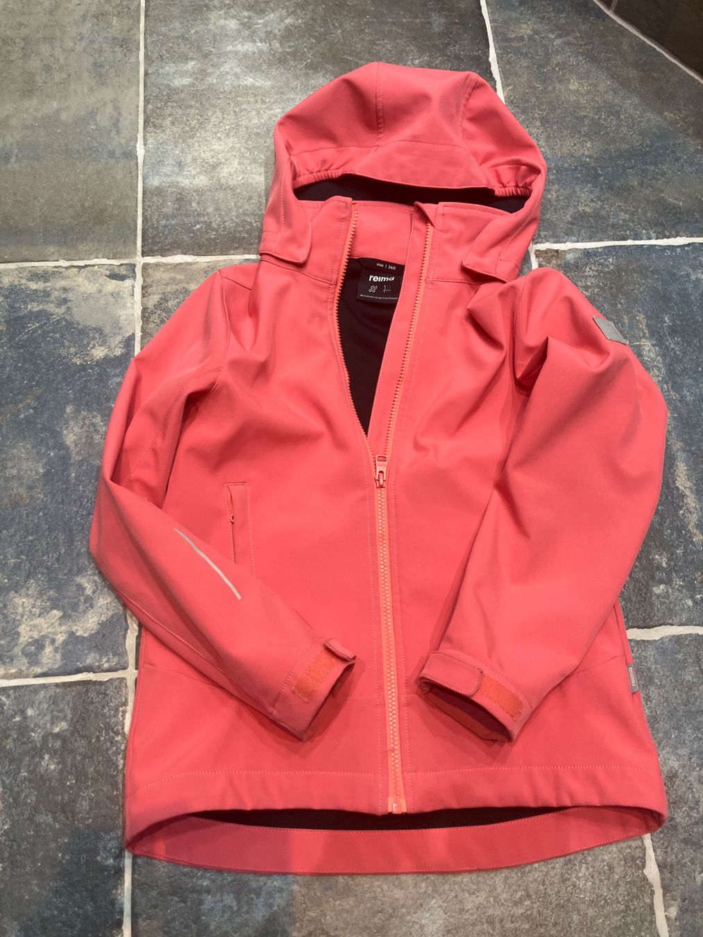 Reima Jacken & Mäntel: Reima softshelljacke 140 – Gebraucht aus Epesses von moss_r