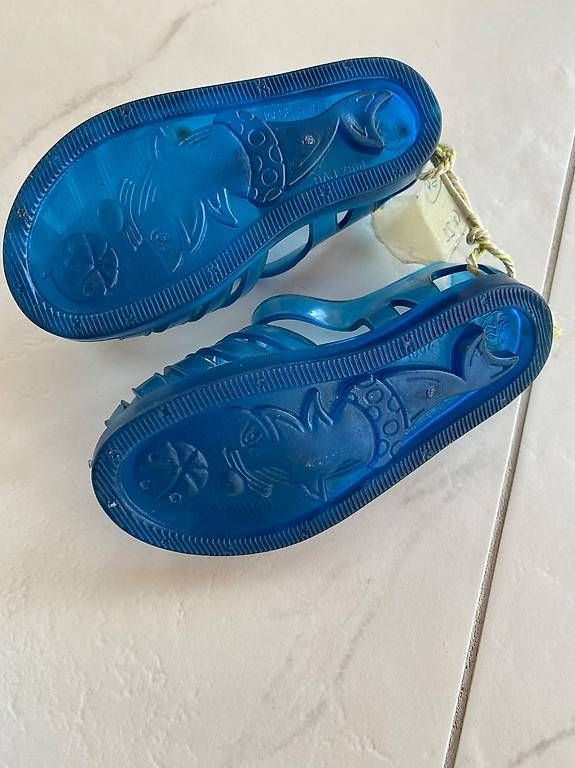 Scarpe per ragazzi: Wassersandalen in Grösse 22 – Usato da Wagen venduto da 20Ricola18 1