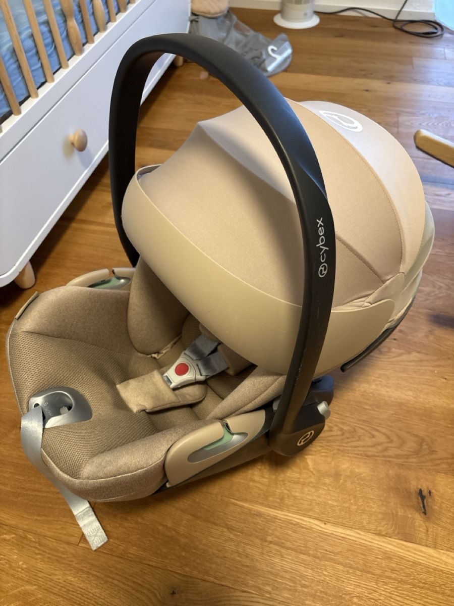 Cybex Sièges auto: Cybex Babyschale Cloud T i-Size – D'occasion à Zürich par chocolate8 3