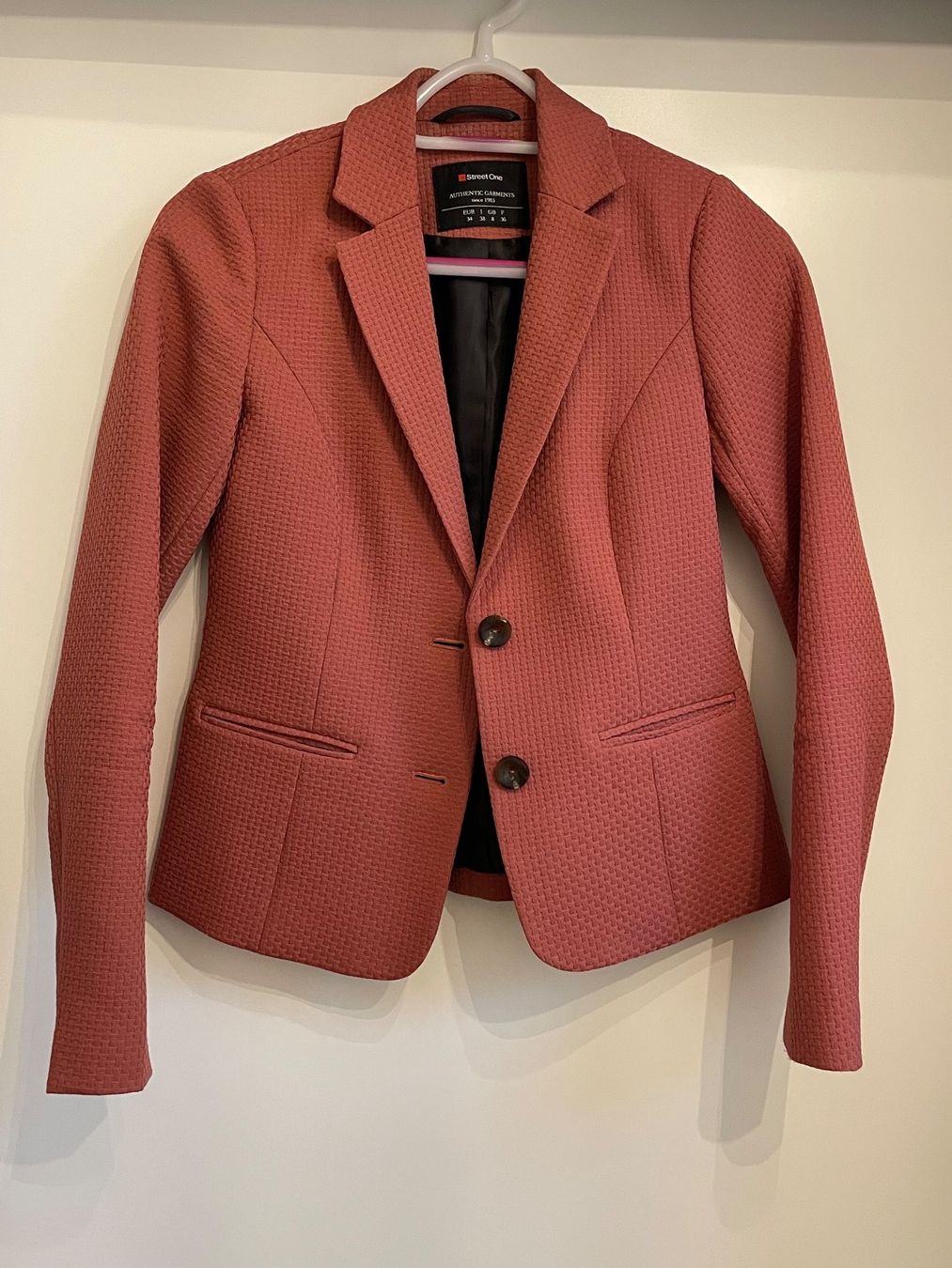 Giacche: toller Blazer mit dezenter Farbe – Usato da Niederbüren venduto da 9632 2