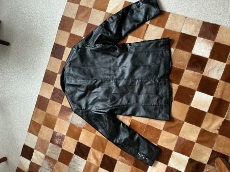 Coole Lederjacke, neuwertig, Grösse L Top Zustand!
