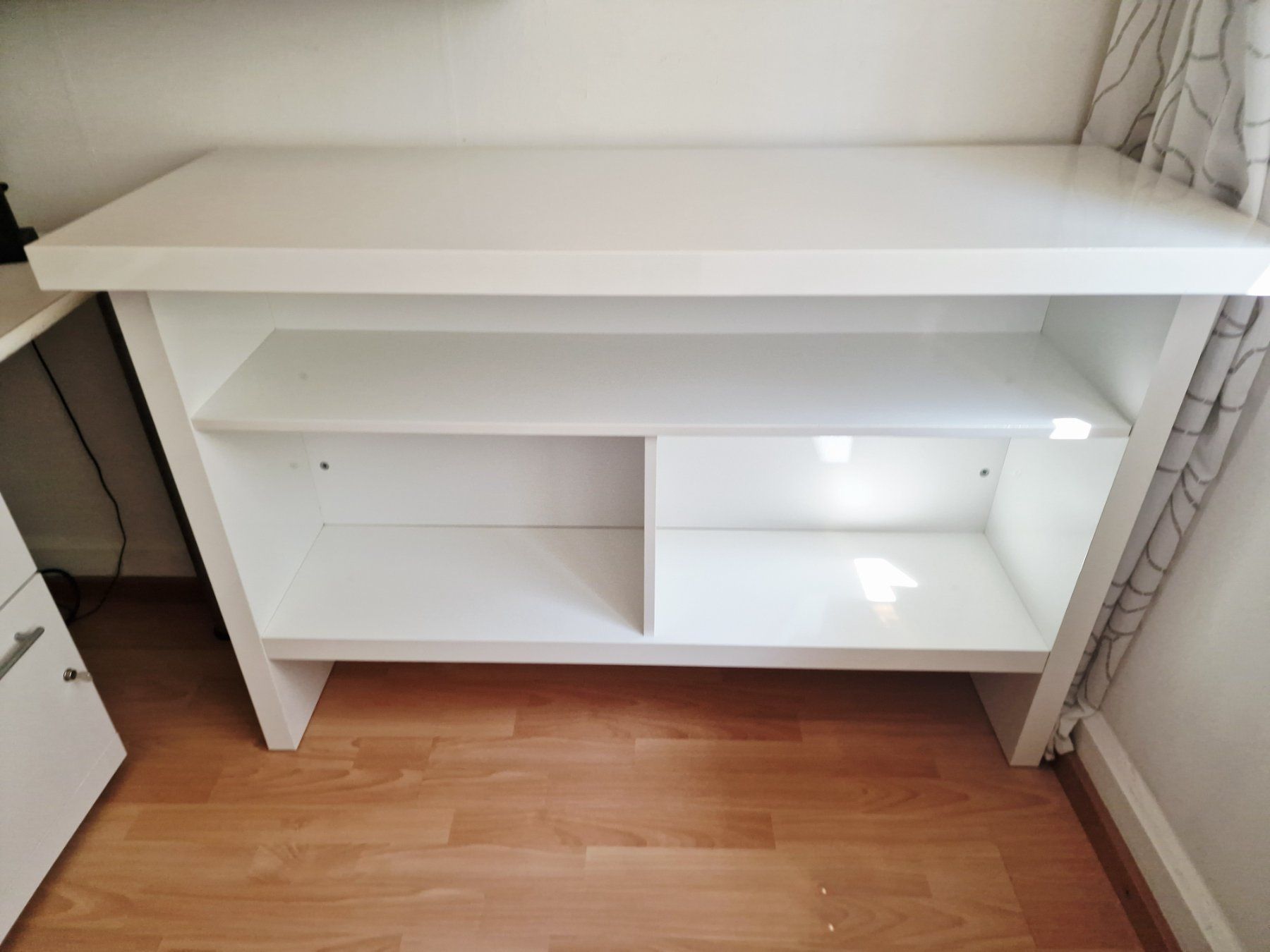 Scaffali: Schönes Hochglanz Sideboard Regal – Usato da Hallau venduto da CHACLA