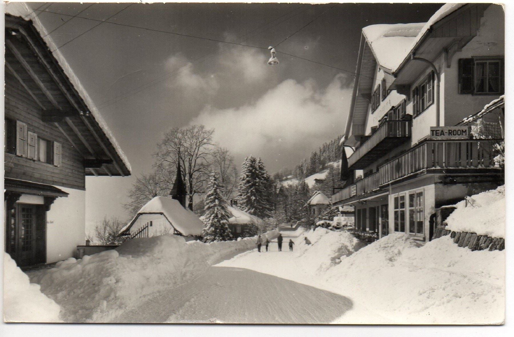 Cartoline postali: BEATENBERG Dorfstrasse, Tea-Room, Ski – Usato da Jona venduto da philajona