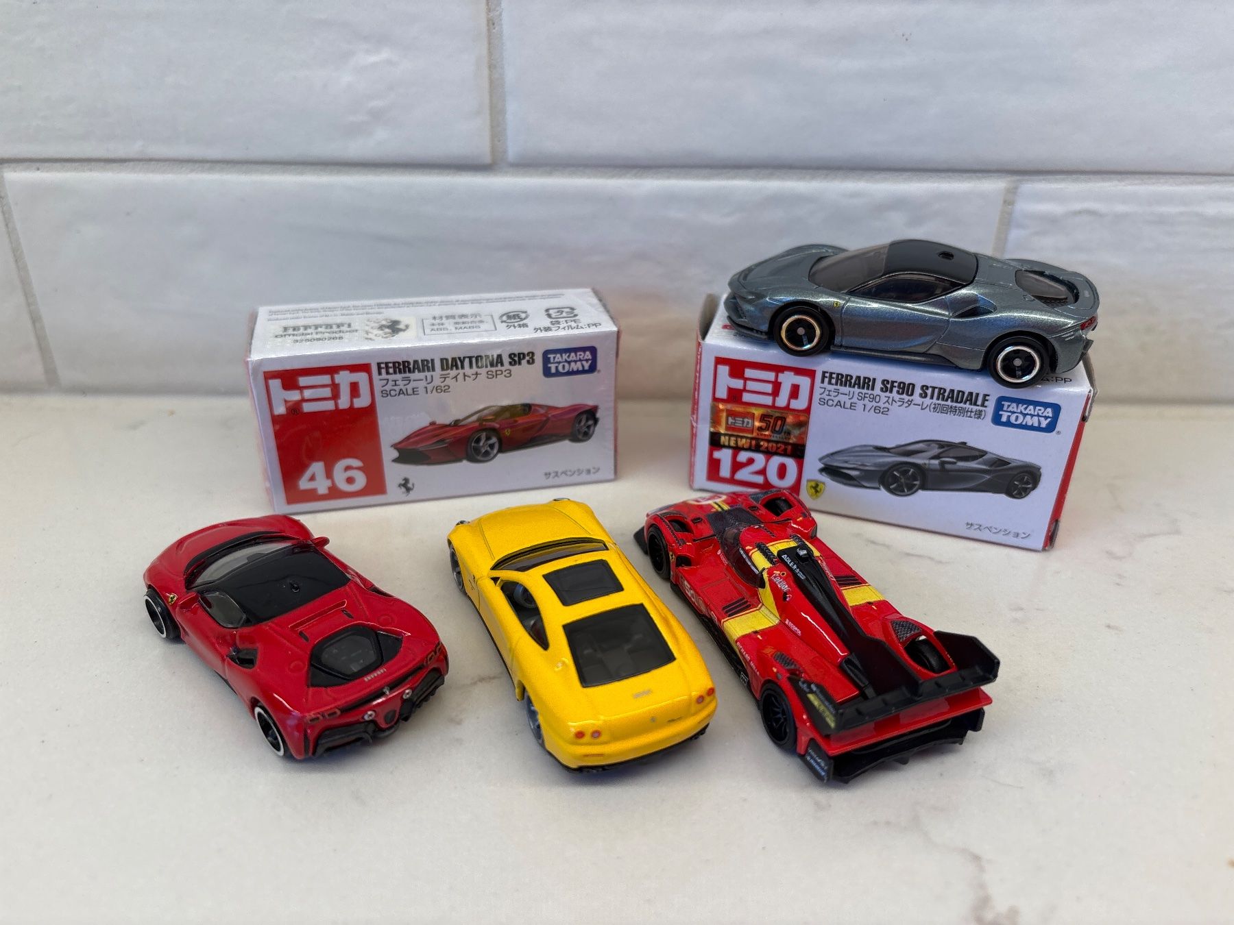 Hot Wheels Modellini d'auto: Hotwheels &Tomica lot Ferrari 1/64 – Usato da Gollion venduto da Hampton 1
