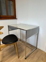 Bureau / Desserte USM Haller en Gris Clair // Ref. AY0431