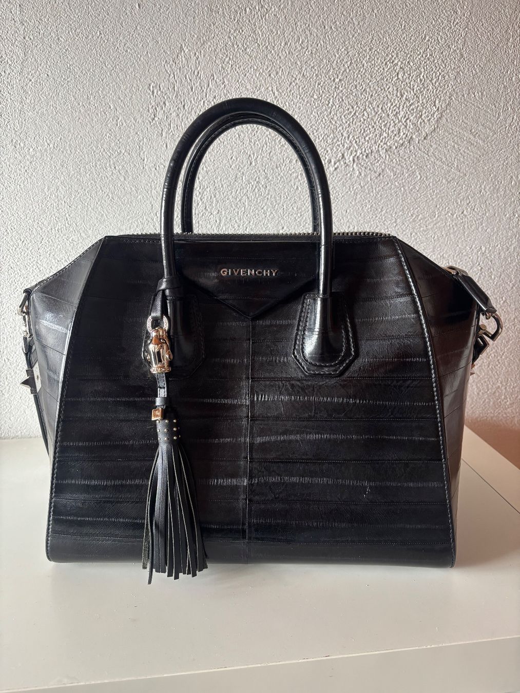 Givenchy Borse da donna: Givenchy Antigona Bag, Medium, Top Zustand! – Usato da Zumikon venduto da lar_h5tb