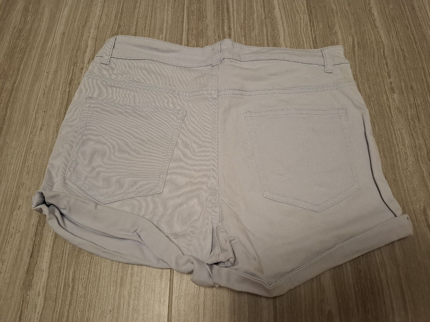 Pantaloni: short bleu ciel taille 170 – Usato da Ecublens FR venduto da ame_y8tq 1