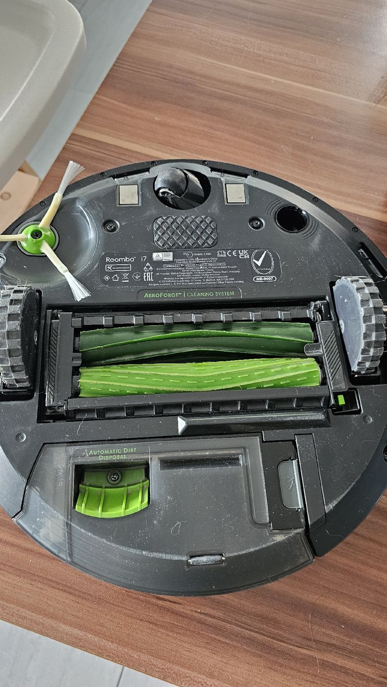 Irobot Aspirateurs & Accessoires: Irobot Roomba i7+ – D'occasion à Courtételle par Jeandela 1