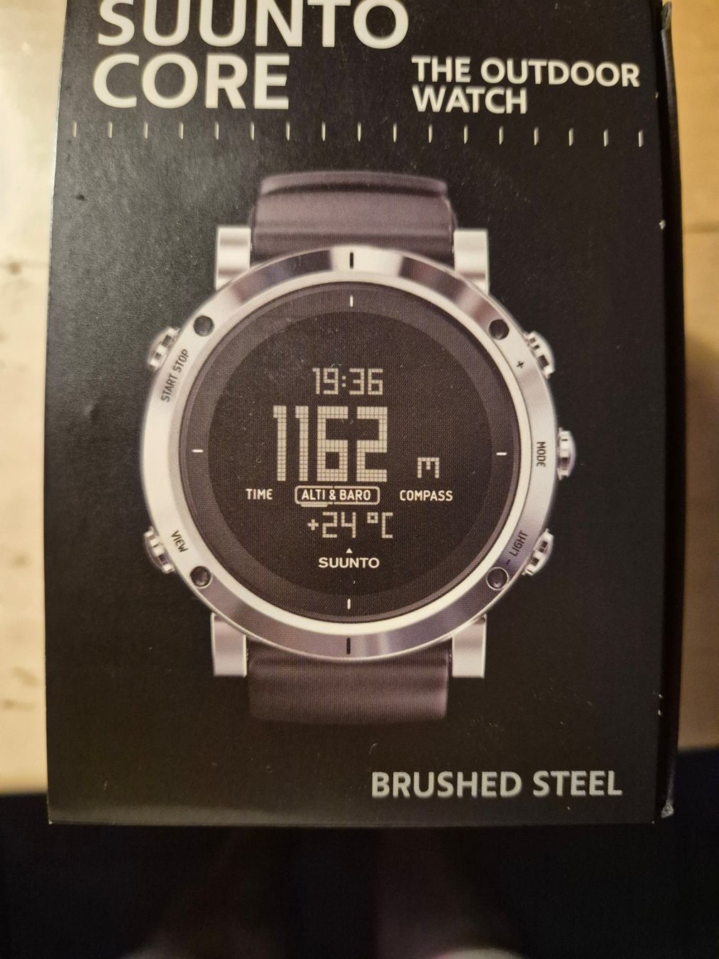 Suunto Uhren: Suunto Core Brushed Steel – Neu und originalverpackt aus Sattel von tinou168