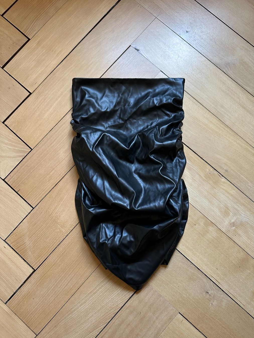 Shein Tops: SHEIN - Kunstleder Bustier-Top schwarz 34 – D'occasion à Zürich par Diazaio