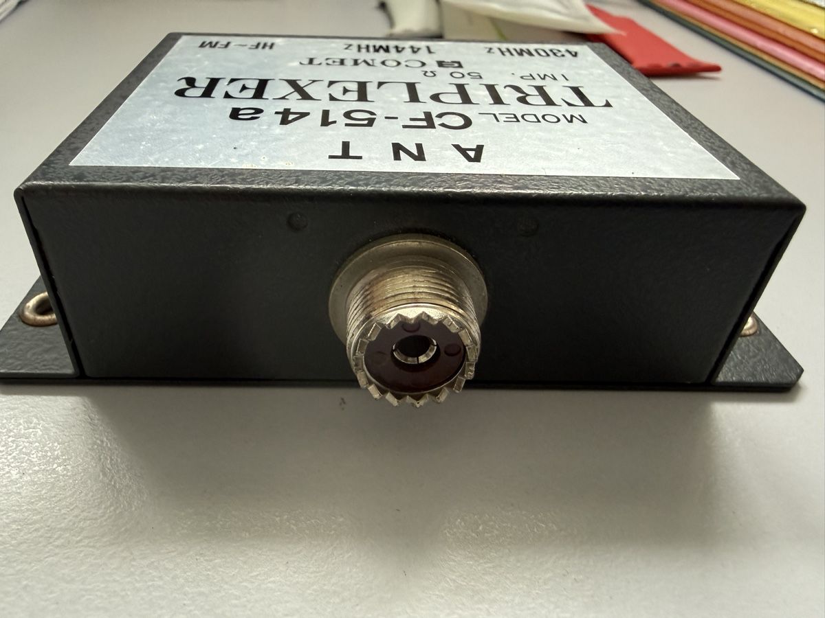 Laufwerke & Adapter: Comet ANT Triplexer CF-514a, – Gebraucht aus Herisau von Valentin6