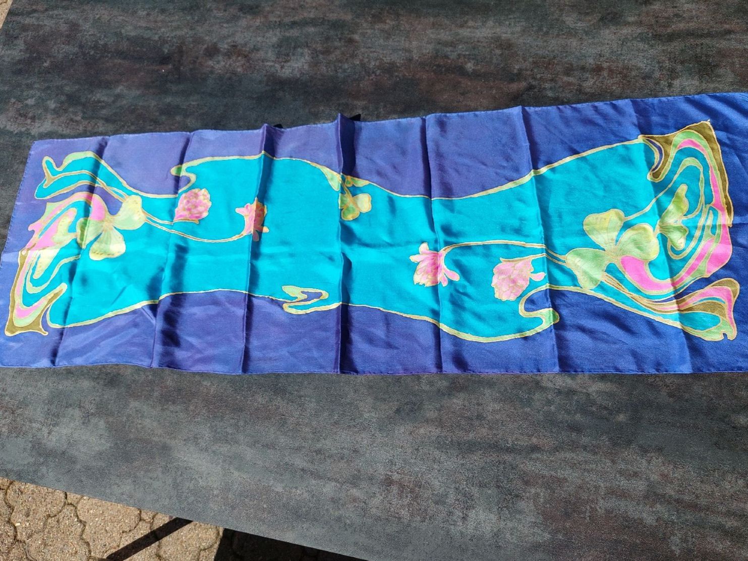 Foulards, Tücher & Schals: Toller Seidenschal mit Blumenmuster – Gebraucht aus Brunnen von Livianda 1