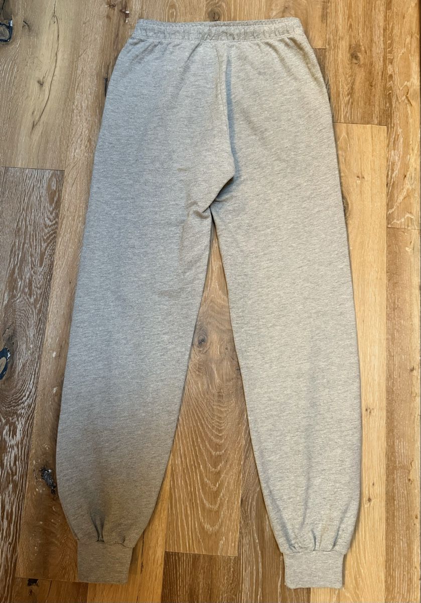 Pantalons: Great HOMIÉS grey sweatpants. S – D'occasion à Grund b. Gstaad par PlageNeigeplus 3