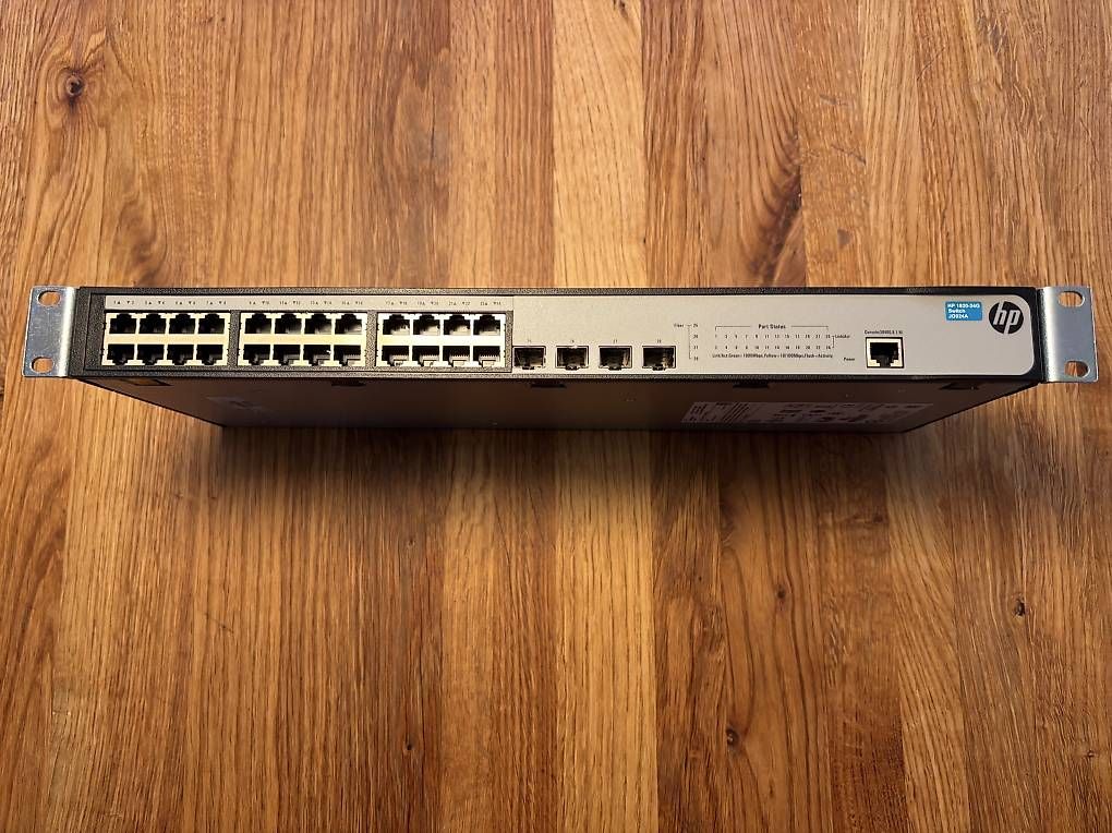 Hubs & Switches: HP 1920-24G Switch 24-Port Gigabit Rack Switch managed – Gebraucht aus Lyss von smar9452