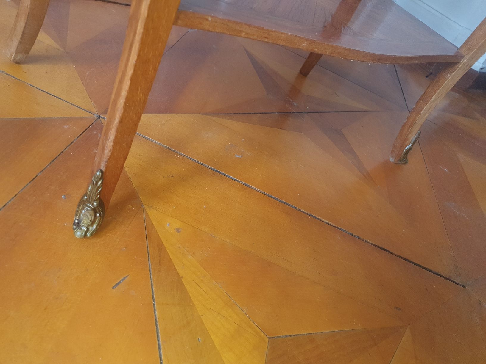 Console: Schöne Konsole – Usato da Flawil venduto da Naphtali 3