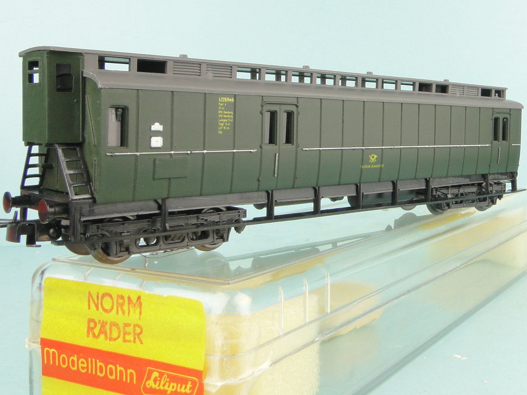 Liliput Modelleisenbahnen: Liliput 291 00 Oldtimer Postgepäckwagen – Gebraucht aus Bülach von cann11