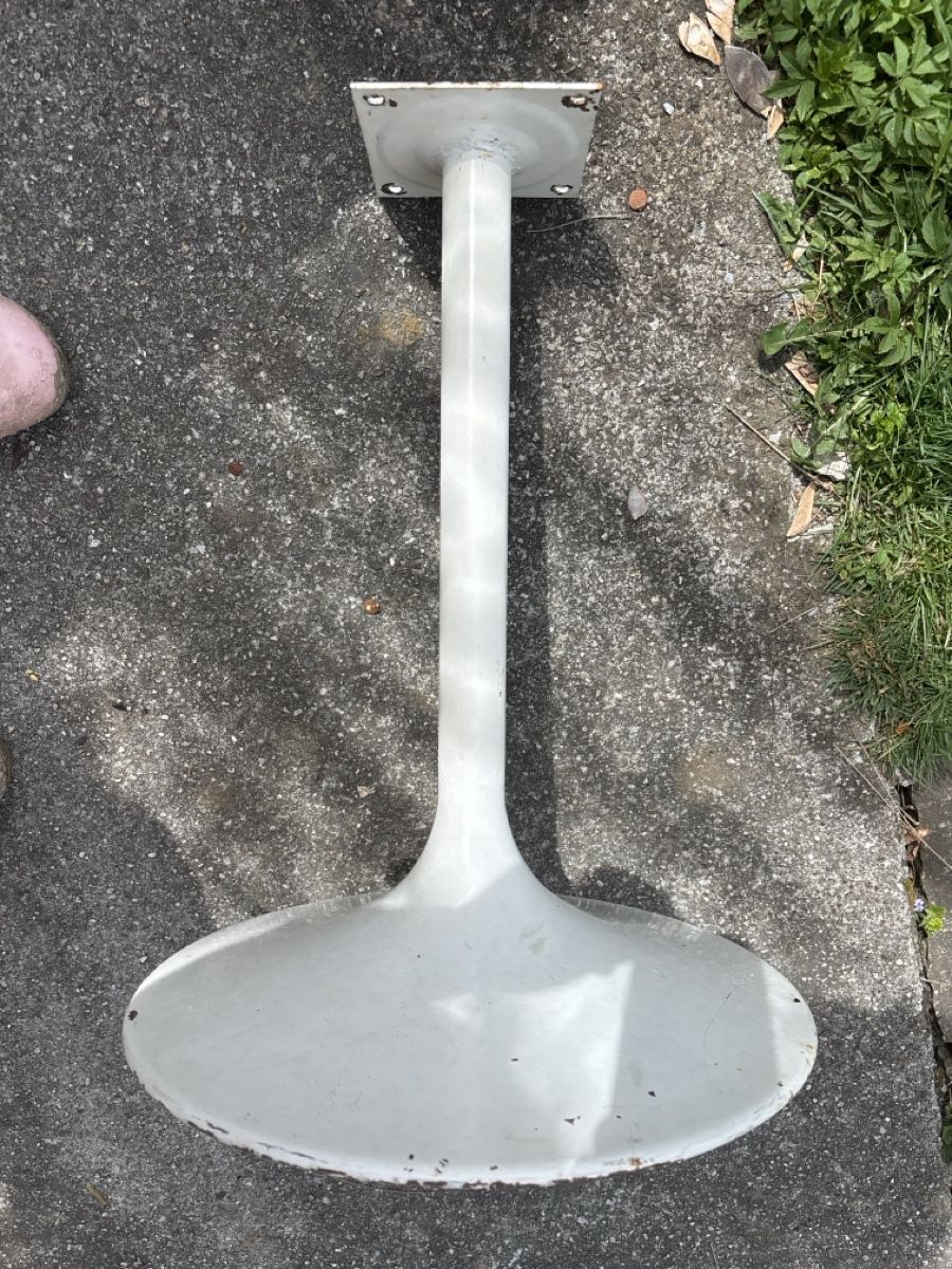 Altri mobili d'antiquariato: Pied de table basse année 70 vintage blanc – Usato da Chêne-Bougeries venduto da Bambideluxe 2
