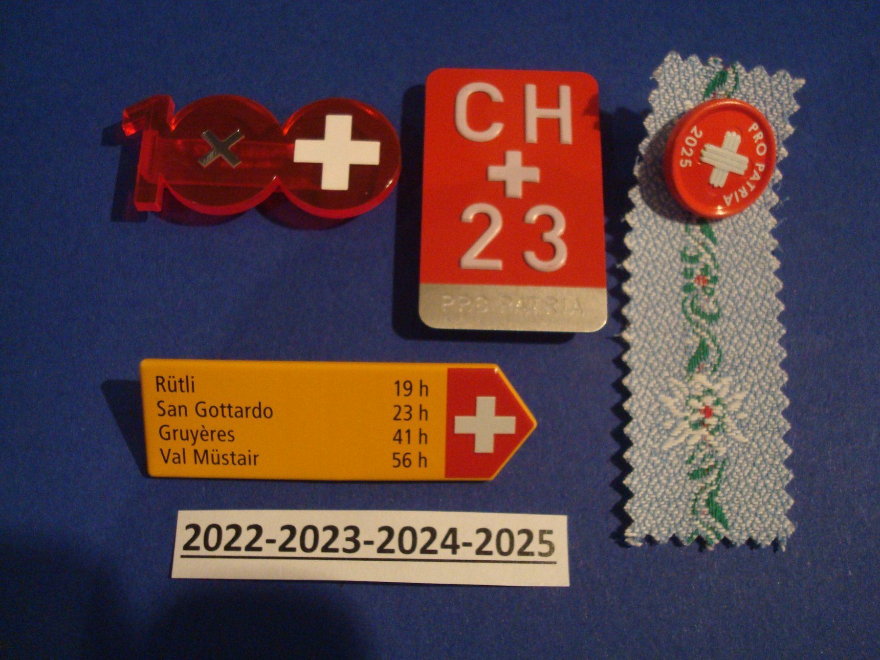 Placchette & Badge: Abzeichen 1. August 2022+2023+2024+2025 – Nuovo (secondo la descrizione) da Riehen venduto da Baerewaegli