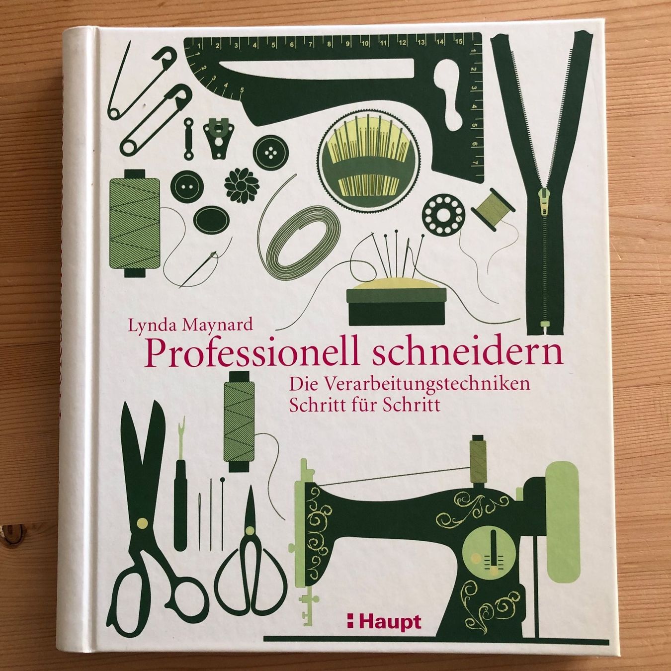 Libri: Nähbuch: Professionell schneidern – Nuovo (secondo la descrizione) da Neunkirch venduto da Kamuy