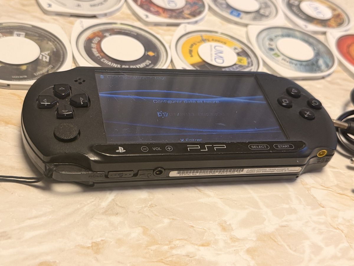 Sony Console: PSP avec 12 jeux UMD – Usato da Grenchen venduto da 24.07LD 3