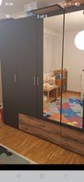 Kleiderschrank 