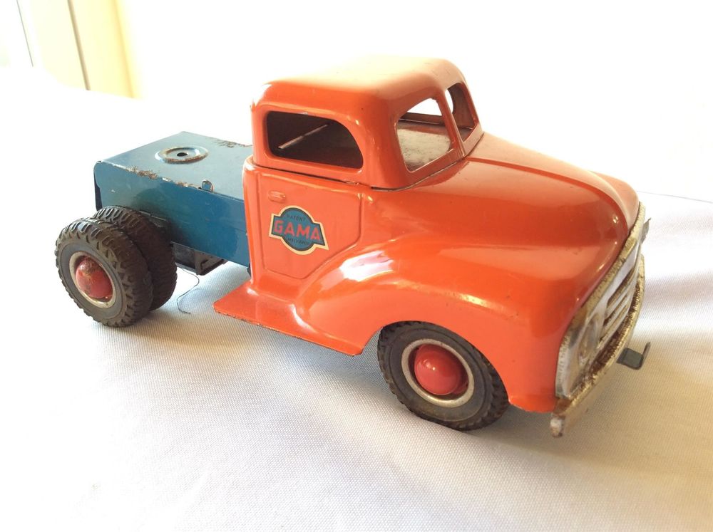 Ancien Camion Publicitaire En Tôle Biscuits Beaumont - Objet De Collection