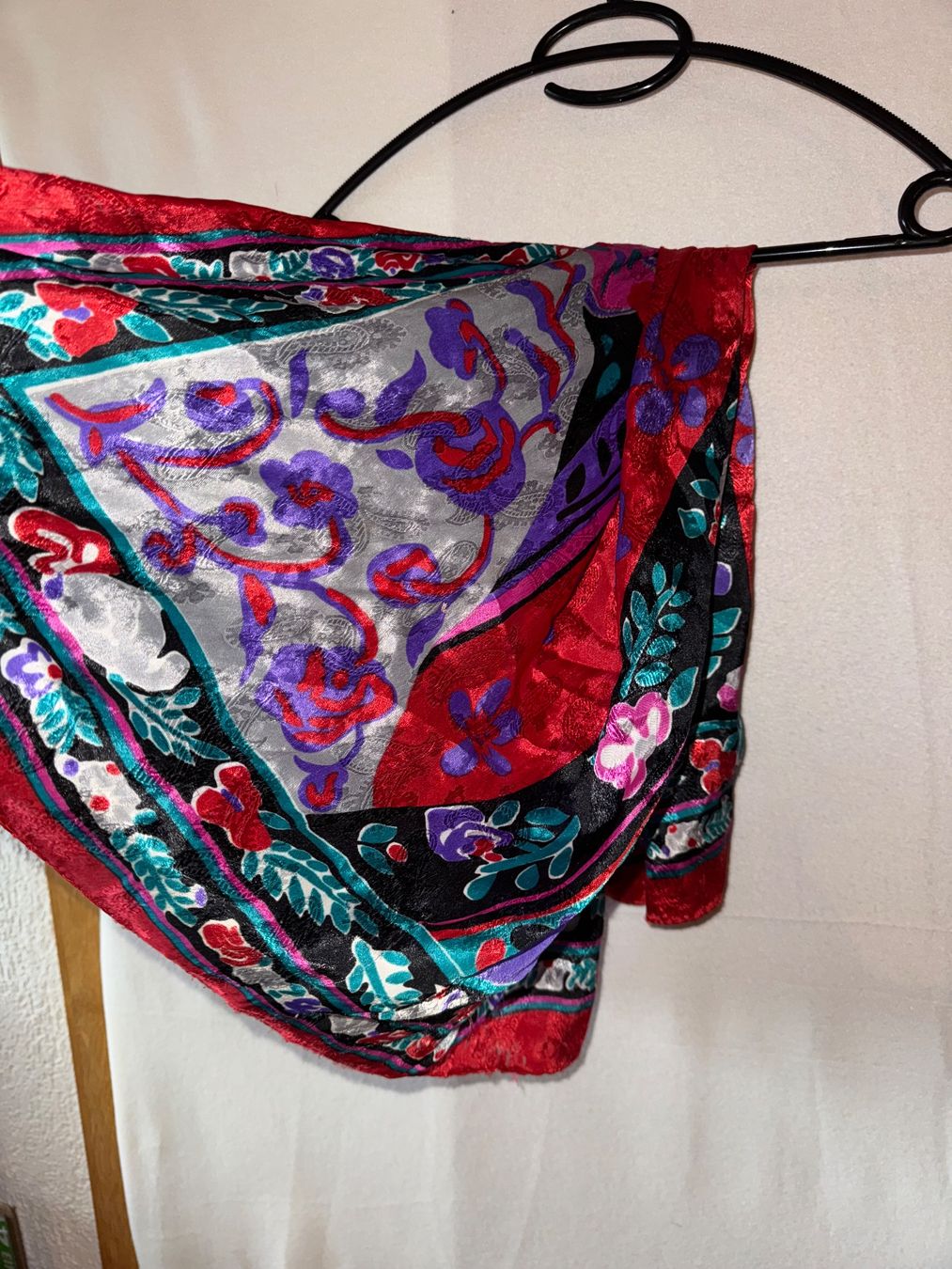 Foulard & Sciarpe: schönes buntes Tuch – Usato da Grosswangen venduto da shoes.bags.and.co 1