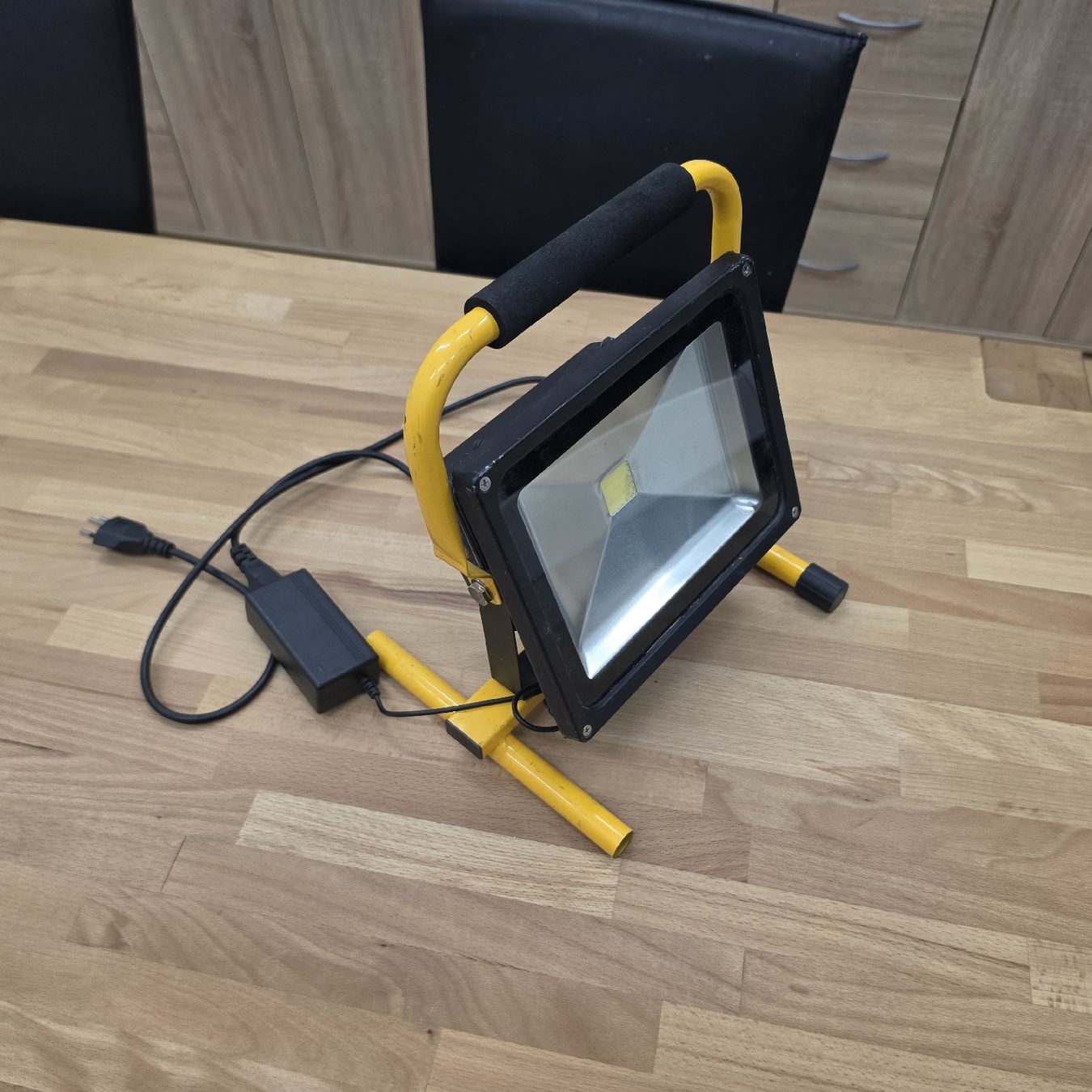 Lampade: Akku LED-Scheinwerfer / Baustrahler – Usato da St. Gallen venduto da baenziger27