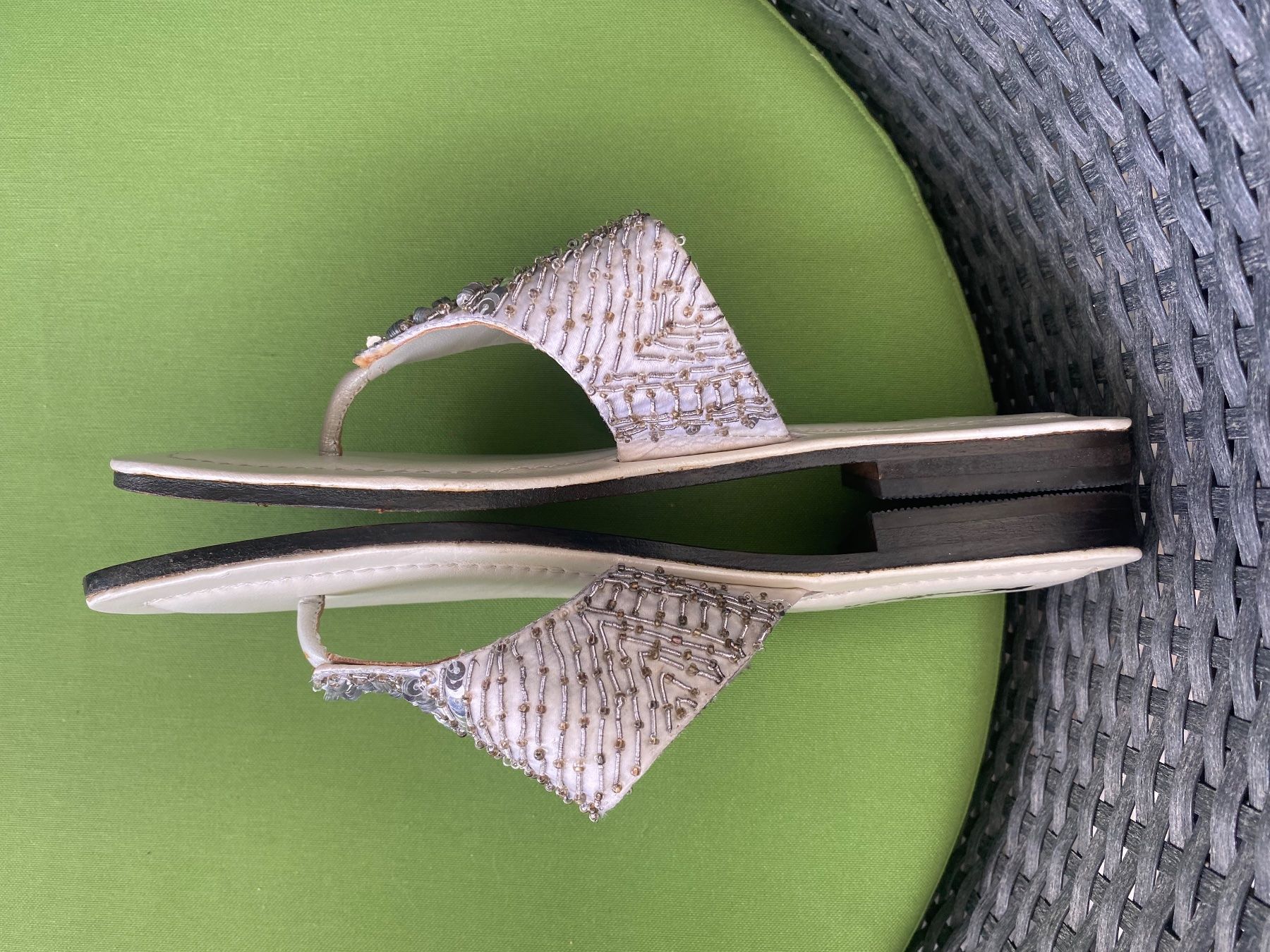 Chaussures femmes: SUMMERTIME - stylische/edle Flip-Flops mit Décor, silber, 39 – D'occasion à Winkel par ferrari2022 4