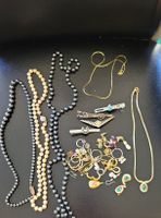 Schmuck Konvolut Ketten Ohrringe Krawattennadeln gemischt