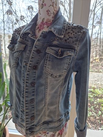 Monari Jeansjacke mit Nieten, Grösse 38, Top Zustand!