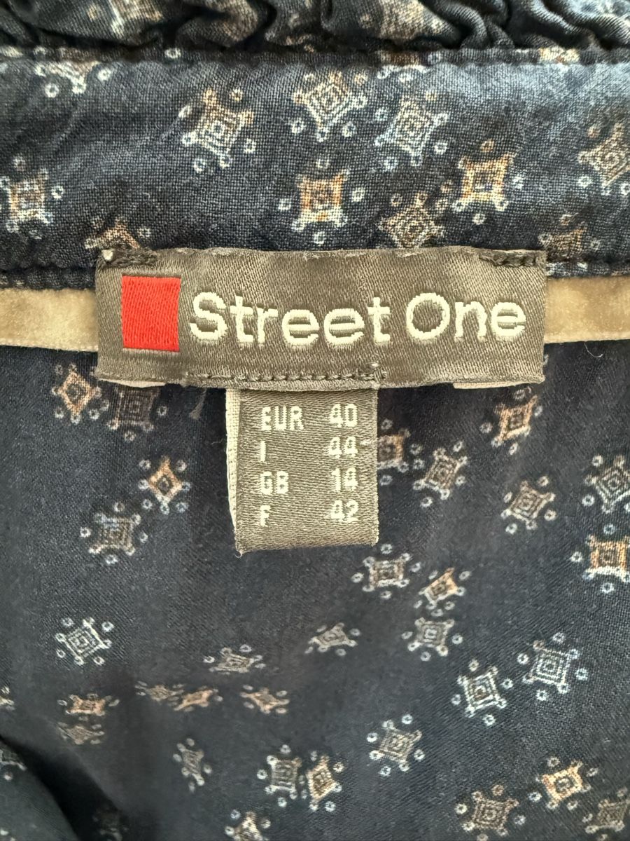 Camicette: Street One Bluse Gr. 40, dunkelblau mit Muster, langarm – Usato da Baden venduto da Perth10 3