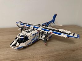 Lego Technic Frachtflugzeug 42025 mit Bauanleitung