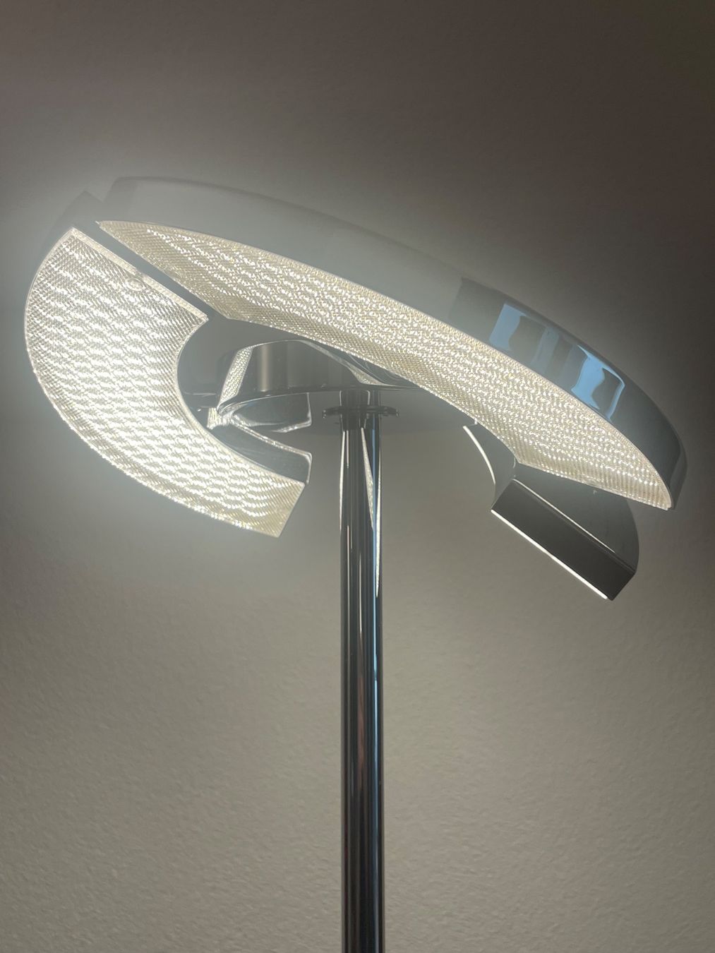 Lampade: OLIGO LED Stehleuchte TRINITY, chrom – Usato da Thalwil venduto da Puma2002 4
