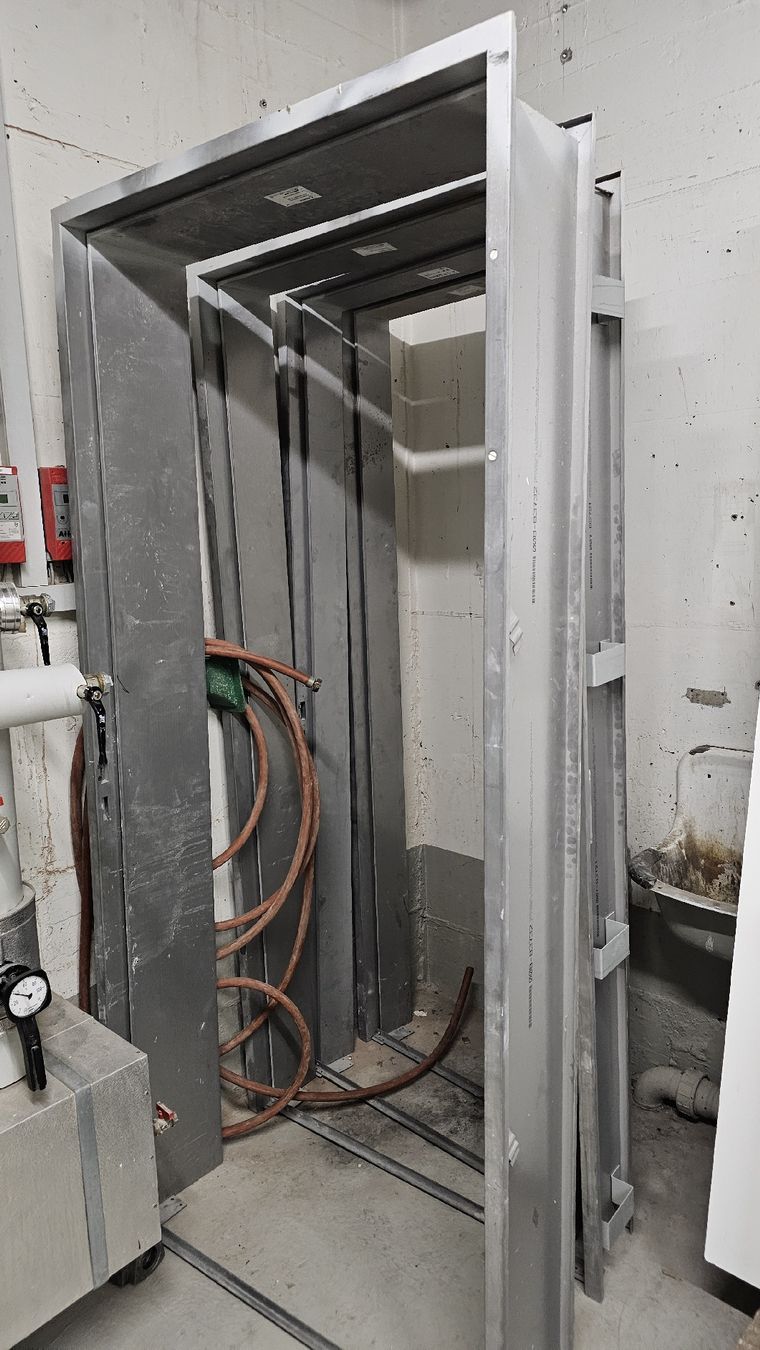 Porte: Metallzarge – Usato da Rheinfelden venduto da Moeoep