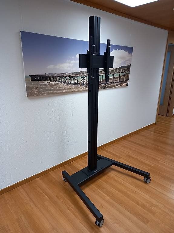 TV Möbel: TV-Ständer Vogel T1814 – Gebraucht aus Villarimboud von Fonfon72
