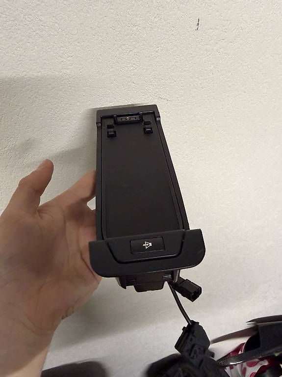 Accessori per altri veicoli: Original BMW Eject Box Armlehne Telefon – Usato da Laufen venduto da ama_cj2w 1
