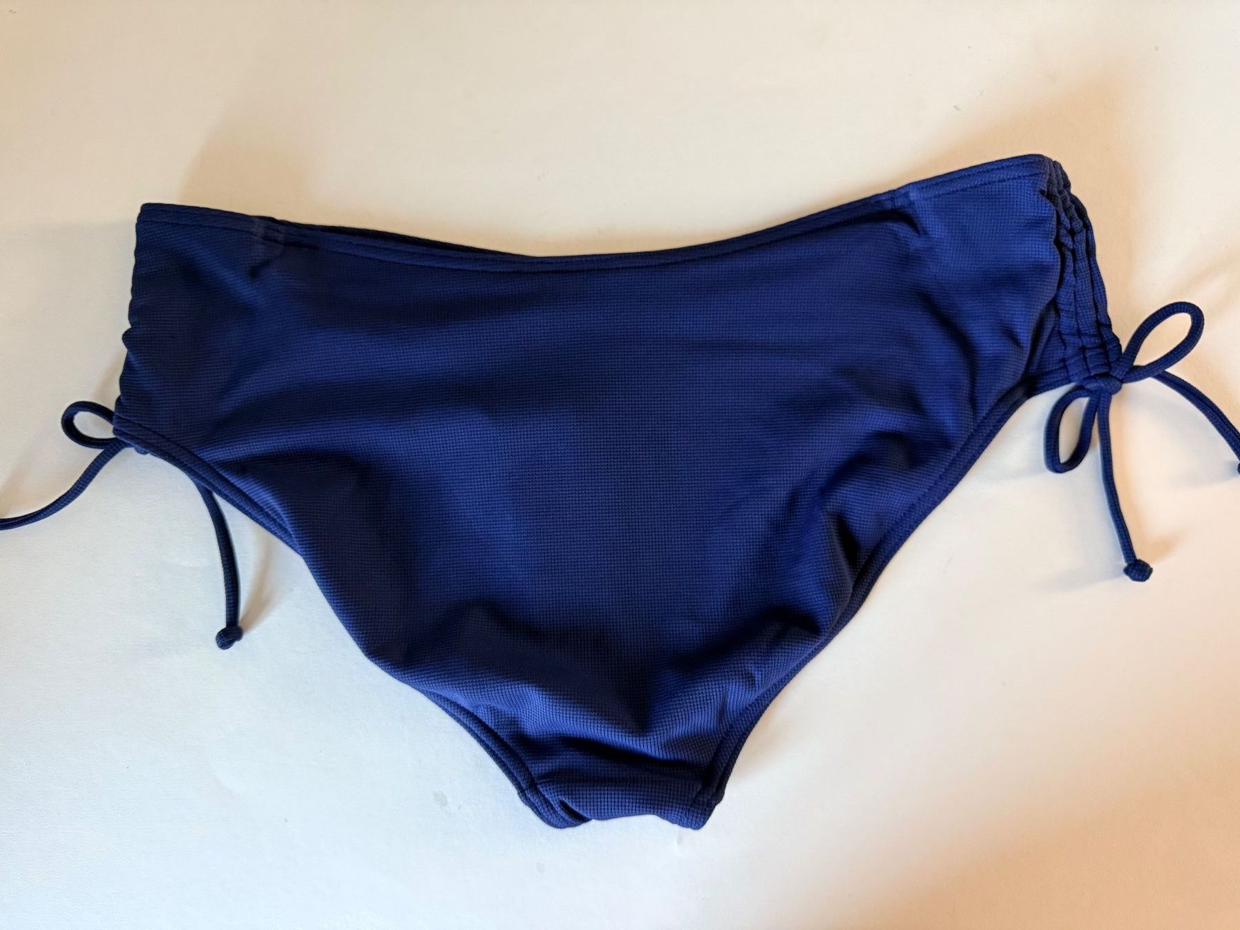 Triumph Costumi da bagno & Bikini: TRIUMPH, Bikini Midi SUMMER GLOW, Grösse 42, Dunkelblau – Nuovo e nell'imballaggio originale da Rudolfstetten venduto da gst_g7xl 2