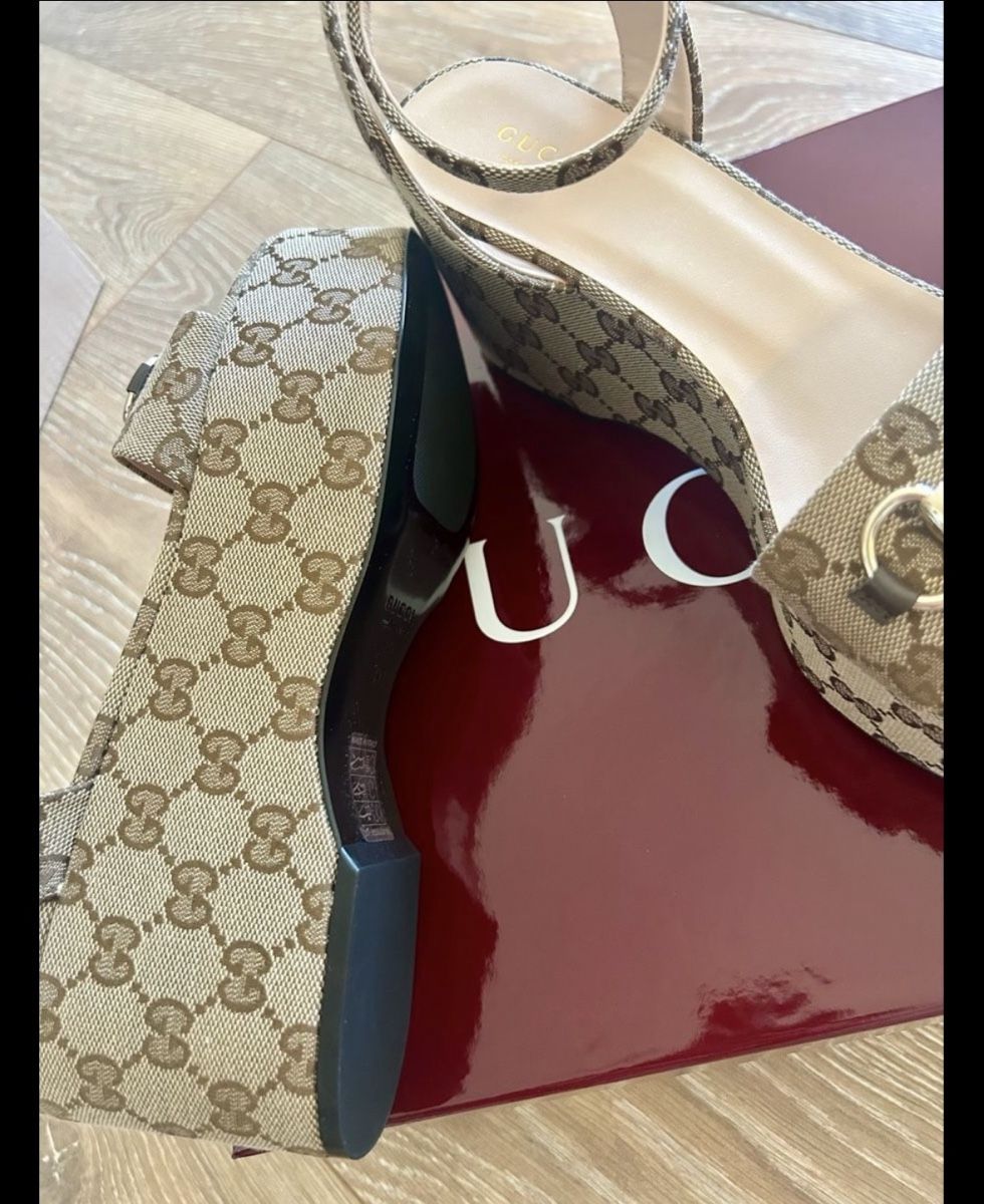 Gucci Chaussures femmes: Gucci canvas Sandale Gr.38 – Neuf avec emballage d'origine à Pfäffikon SZ par EMMA0111 4